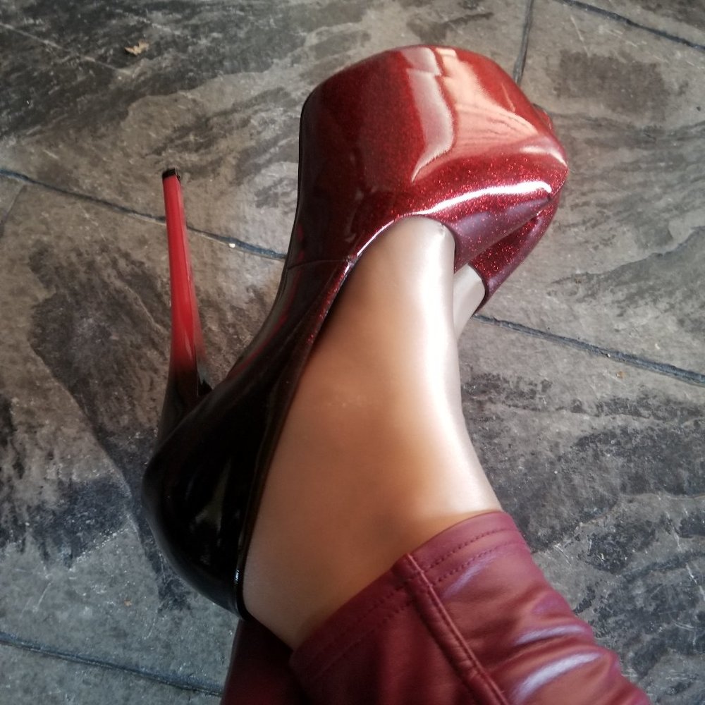 Ultra High WOW-Factor Platform Stiletto Heel Pumps